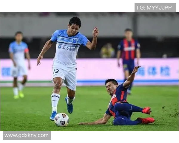 深圳篮球队在邀请赛中以80分领跑积分榜展现强劲实力 深圳篮球队在邀请赛中以80分领跑积分榜展现强劲实力