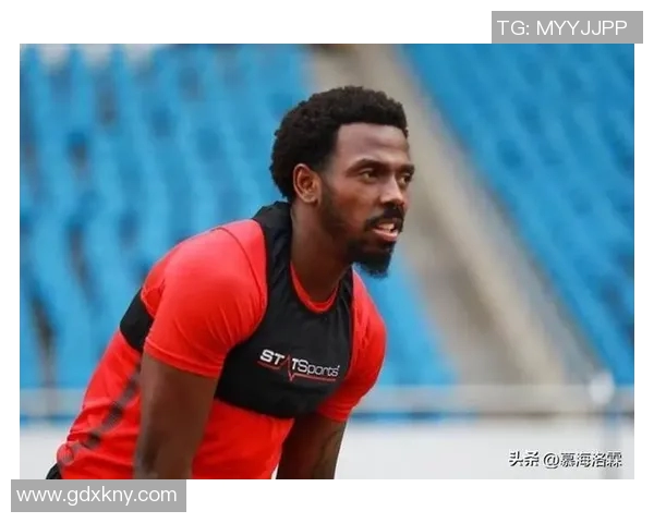 大肚腩足球明星的逆袭之路与健康生活的完美结合